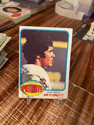 976 topps 104 - topps, plunkett